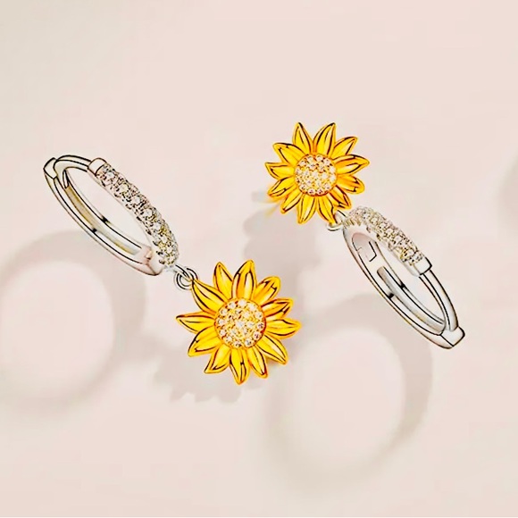 Grathia Cero Accessories - Gold Sunflower in White Zirconia Dangle Women Earrings